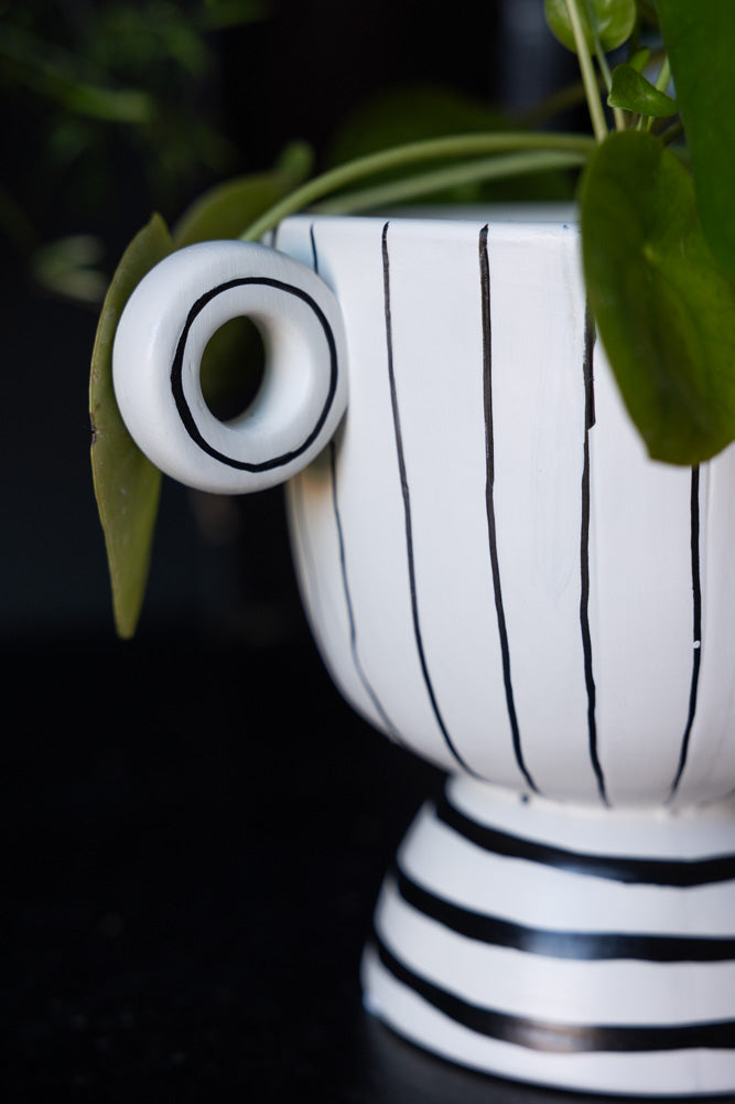 Sort / hvid stribevase med håndtag - Image 2
