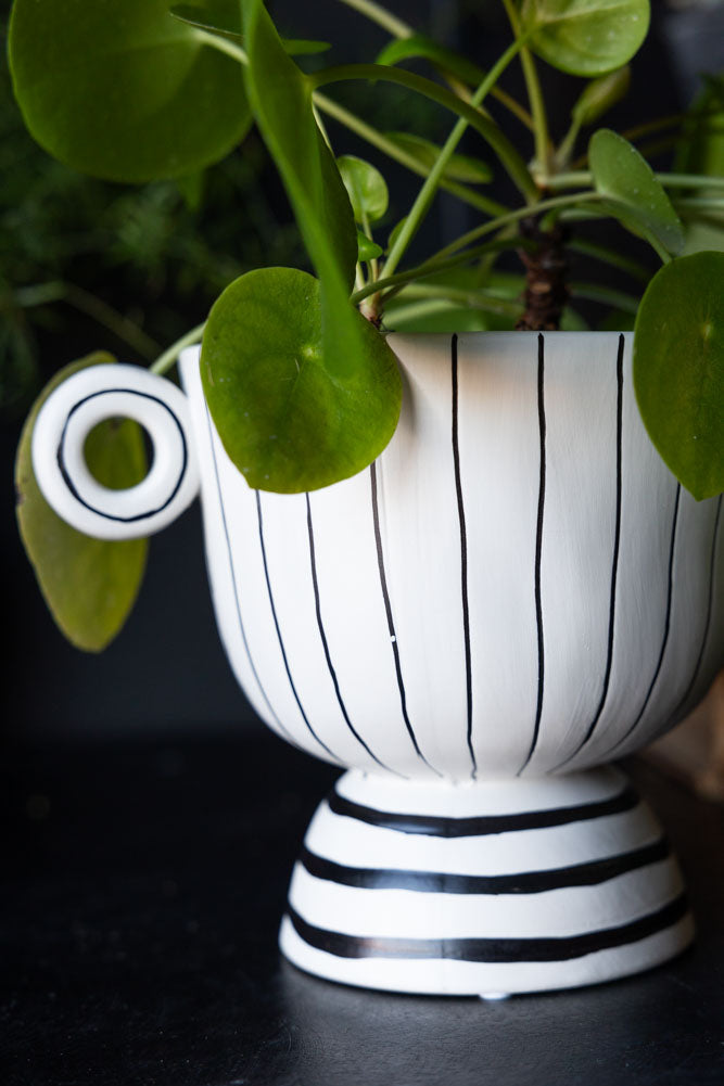 Sort / hvid stribevase med håndtag - Image 3